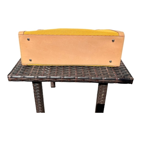 Dooney and Bourke large ring tassel tote bag yellow authentic like new - Picture 5 of 9